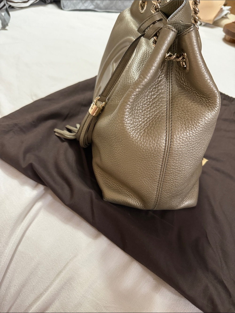Gucci Metallic Taupe Leather Shoulder Bag with Tassel - Picture 5 of 11